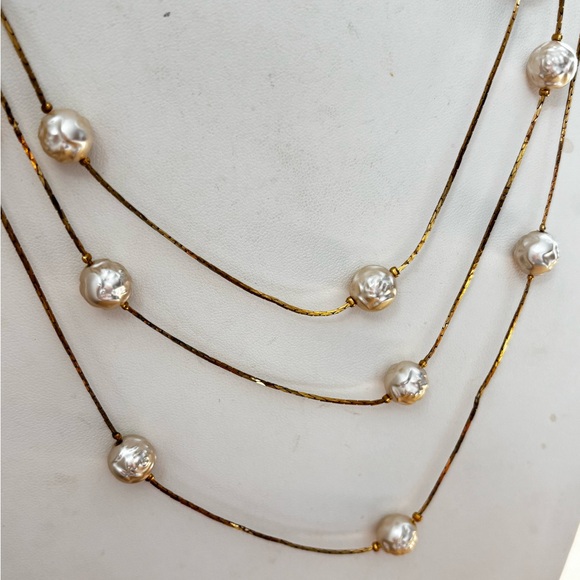 Faux pearl stations necklace/ triple chains - Picture 4 of 11